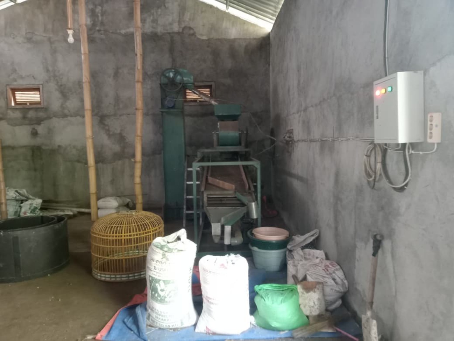 Alat pengolahan benih PT Hasil Bumi Sejahterah